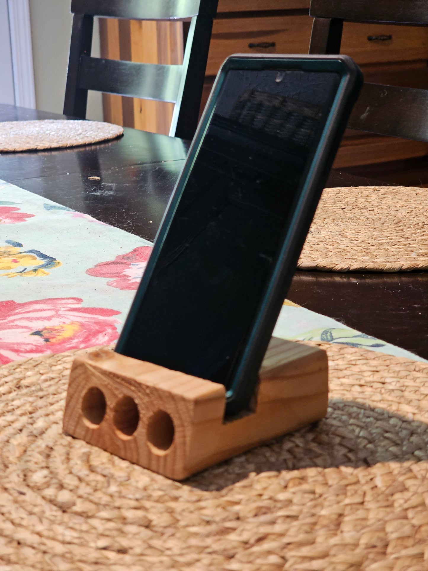 Pine phone stand with sound redirection