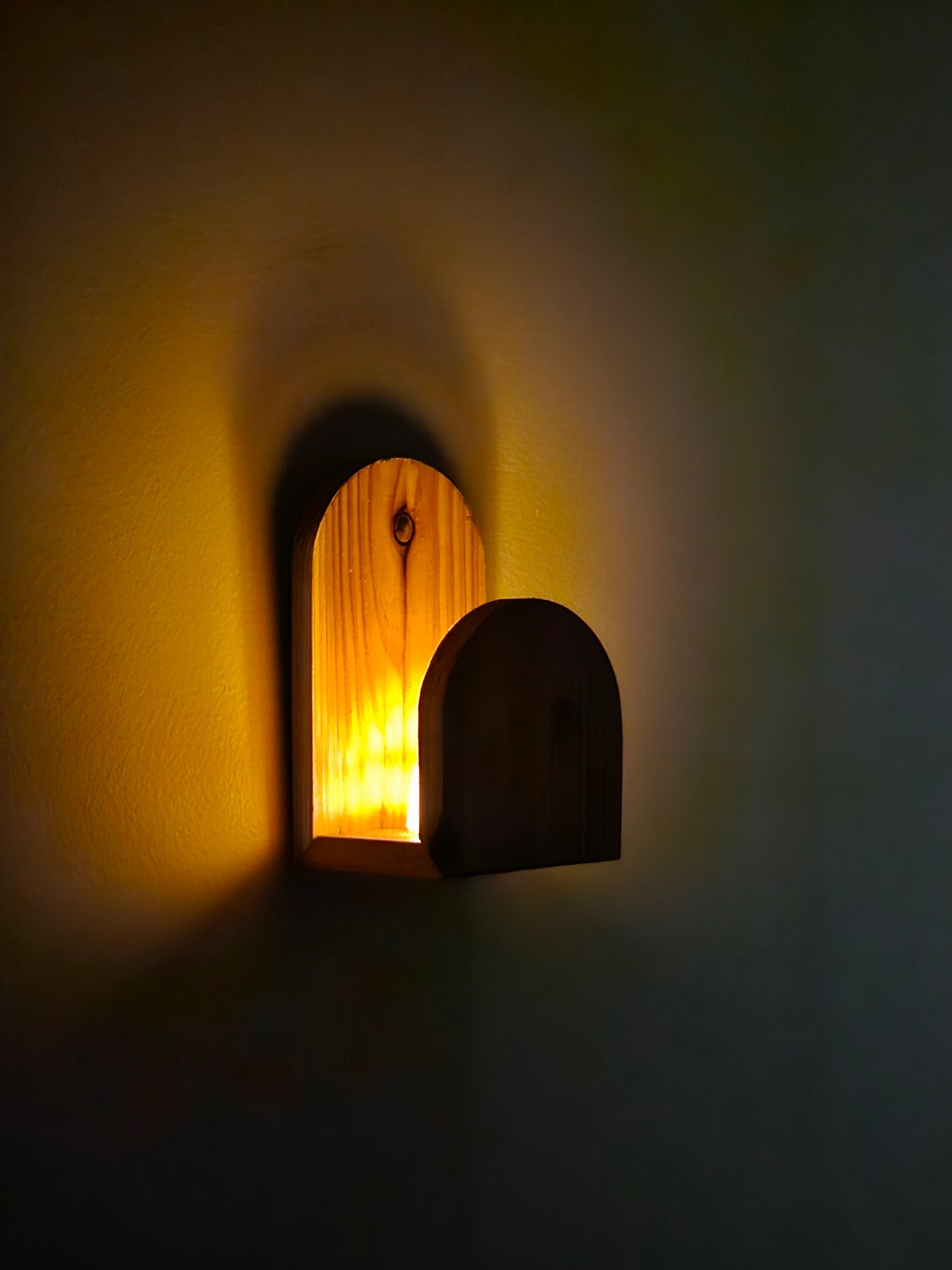 Wall or table top candle holder