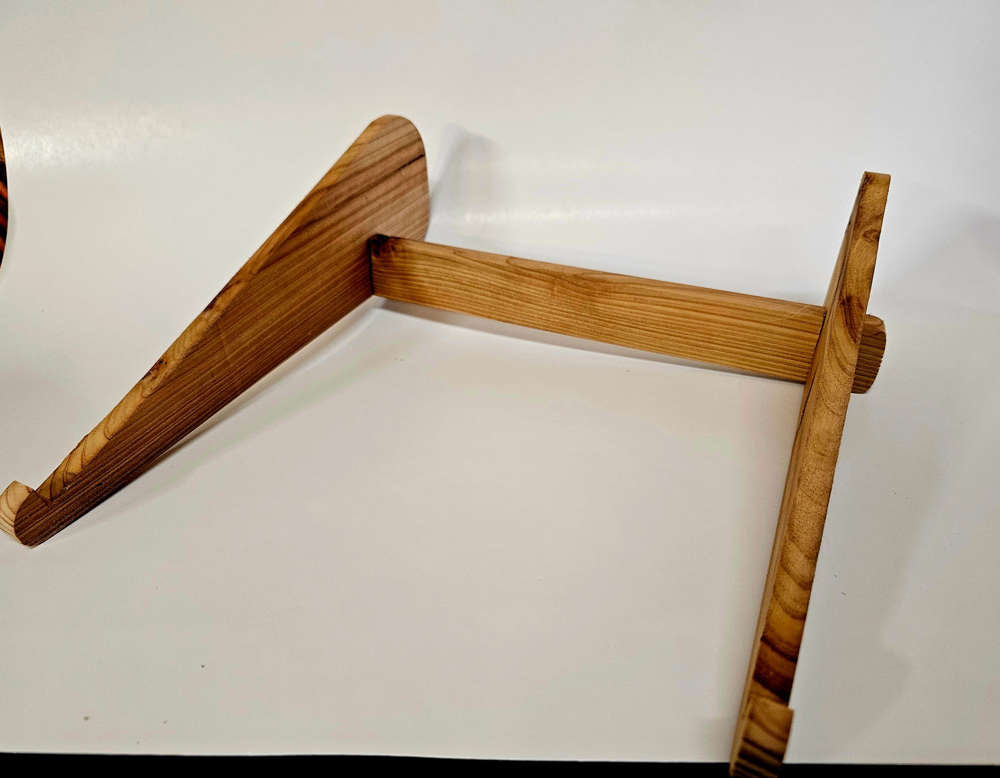 Cedar laptop stand